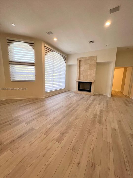 最近租的: $6,500 (4 贝兹, 4 浴室, 3342 平方英尺)