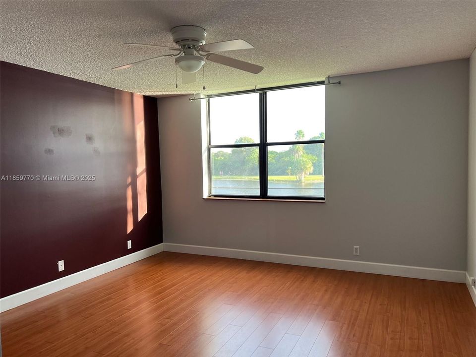 Activo con contrato: $207,000 (2 camas, 2 baños, 1300 Pies cuadrados)