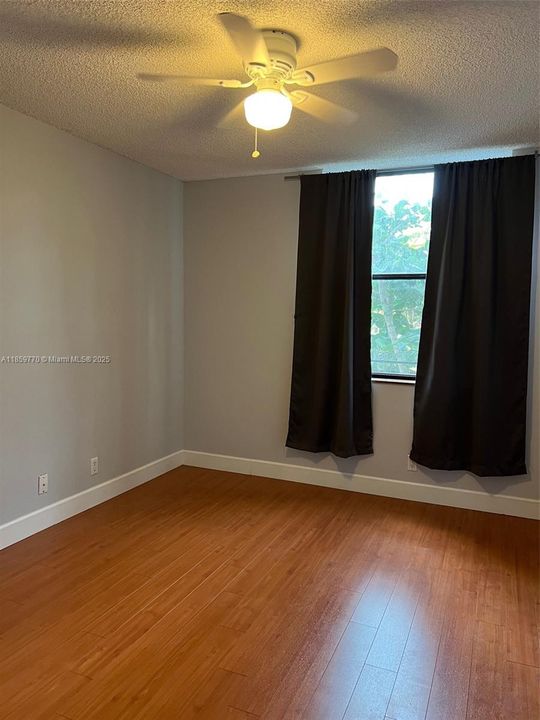 Activo con contrato: $207,000 (2 camas, 2 baños, 1300 Pies cuadrados)