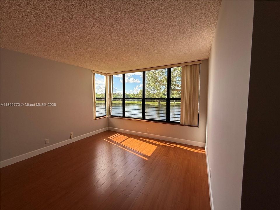 Activo con contrato: $207,000 (2 camas, 2 baños, 1300 Pies cuadrados)