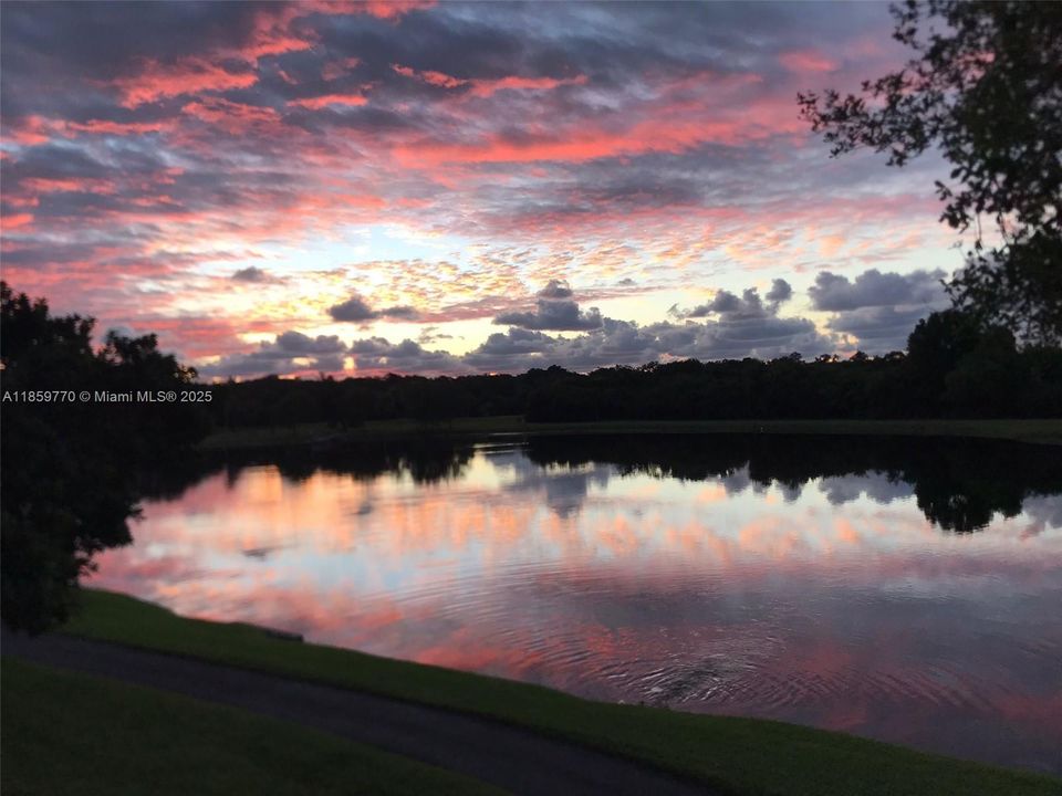 Activo con contrato: $207,000 (2 camas, 2 baños, 1300 Pies cuadrados)