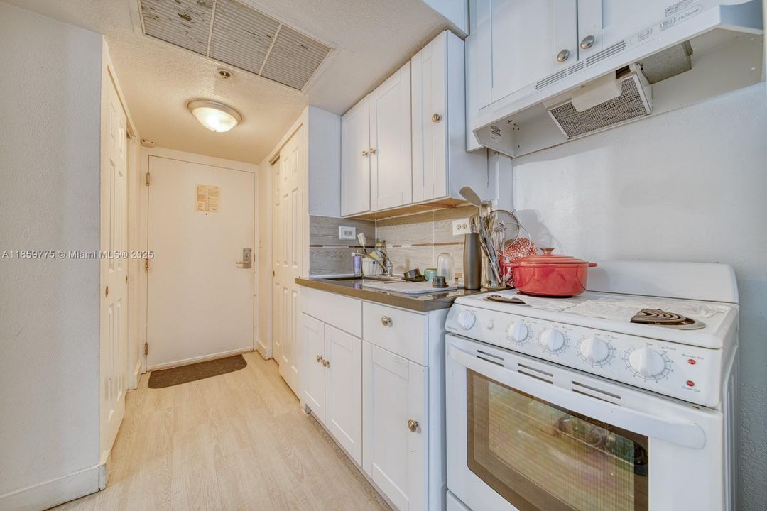 待售: $99,000 (0 贝兹, 1 浴室, 410 平方英尺)