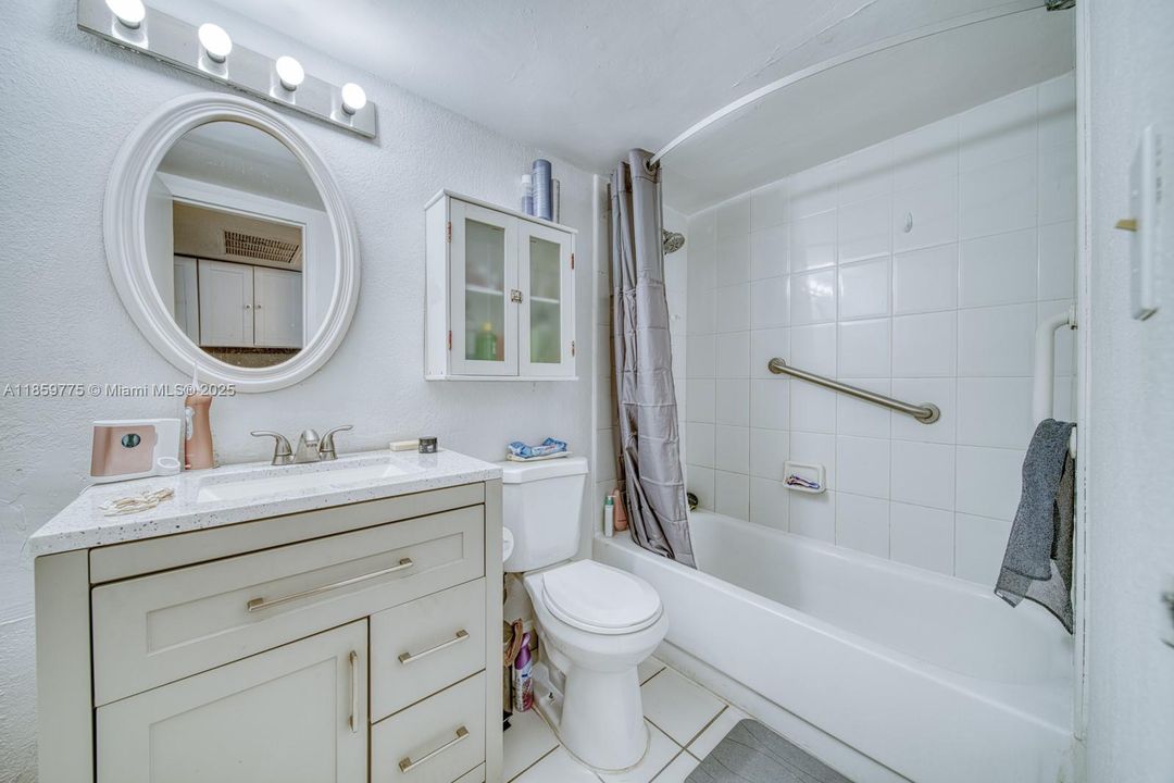 待售: $99,000 (0 贝兹, 1 浴室, 410 平方英尺)