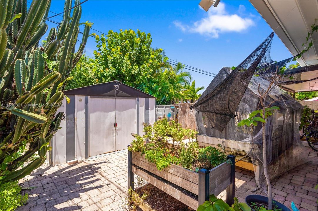 На продажу: $1,000,000 (3 спален, 2 ванн, 1579 Квадратных фут)