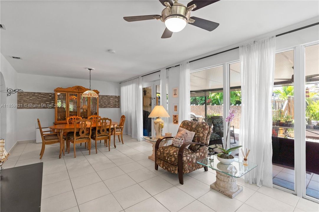 На продажу: $1,000,000 (3 спален, 2 ванн, 1579 Квадратных фут)