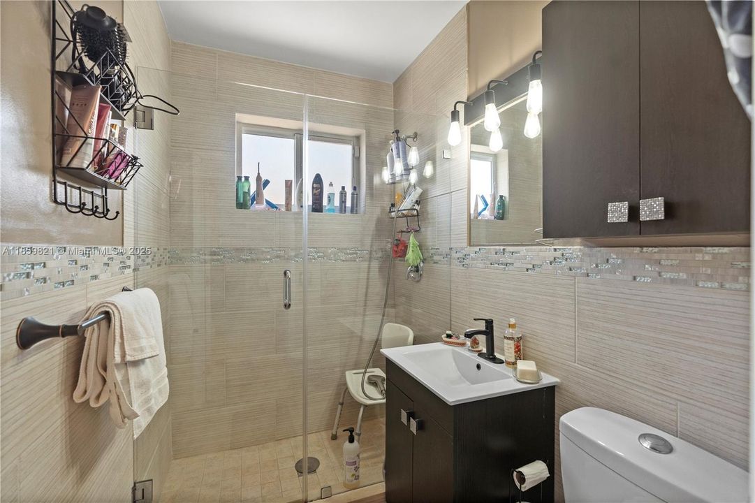 На продажу: $1,000,000 (3 спален, 2 ванн, 1579 Квадратных фут)