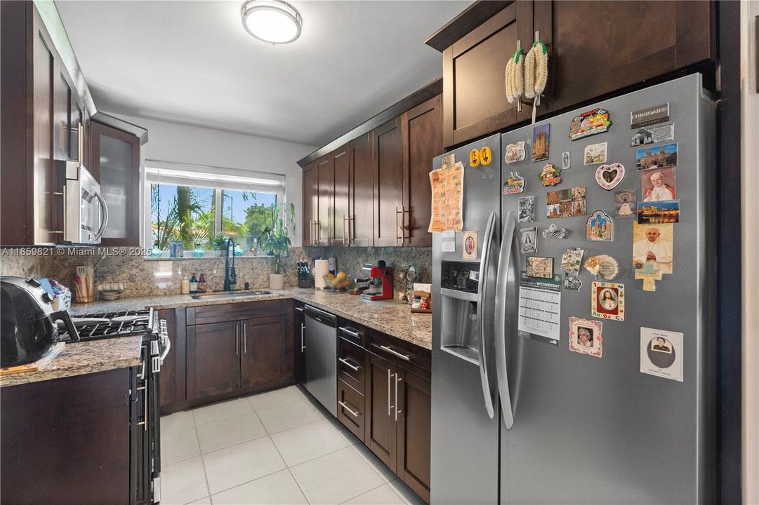 На продажу: $1,000,000 (3 спален, 2 ванн, 1579 Квадратных фут)