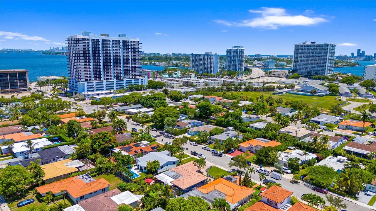 На продажу: $1,000,000 (3 спален, 2 ванн, 1579 Квадратных фут)