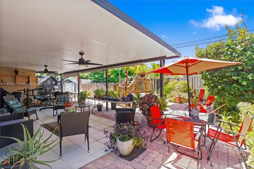 На продажу: $1,000,000 (3 спален, 2 ванн, 1579 Квадратных фут)