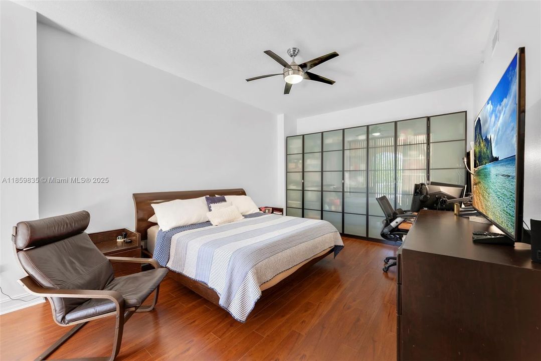 For Sale: $599,000 (2 beds, 2 baths, 1708 Square Feet)