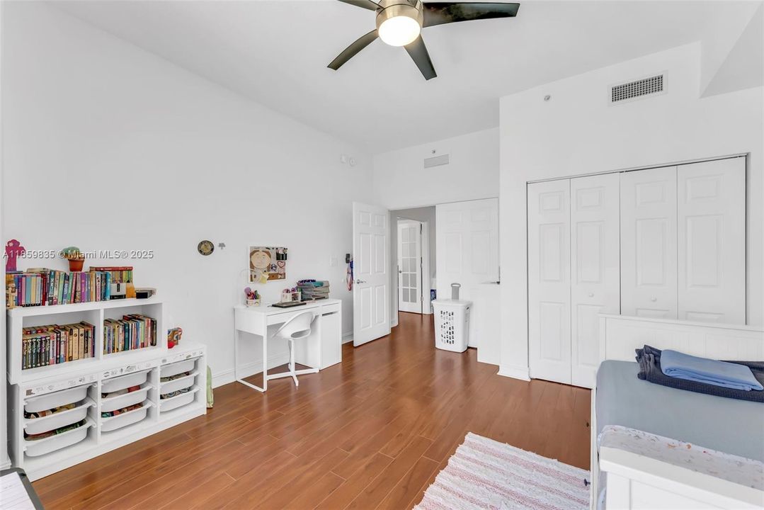 For Sale: $599,000 (2 beds, 2 baths, 1708 Square Feet)