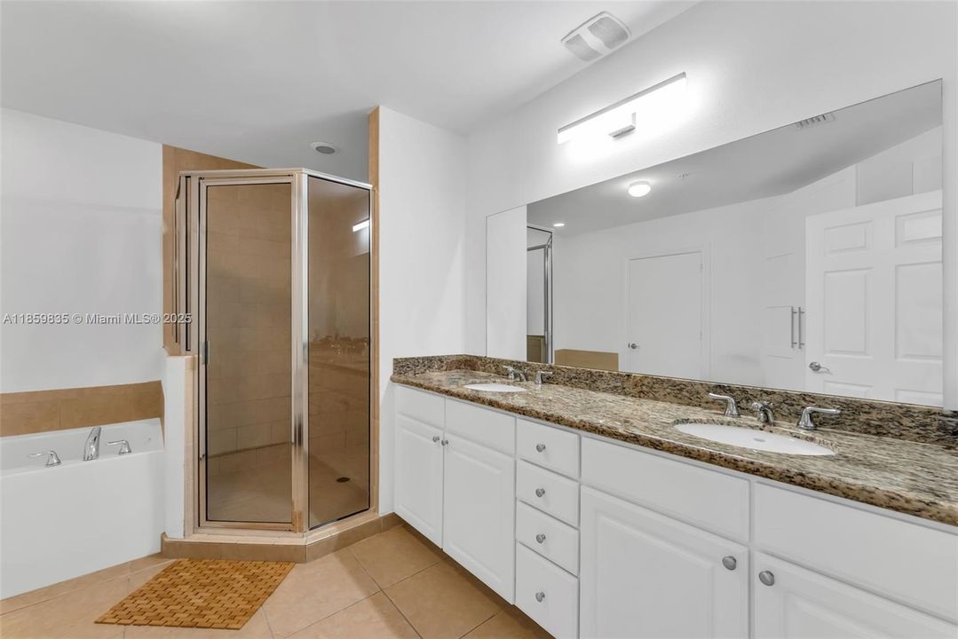 For Sale: $599,000 (2 beds, 2 baths, 1708 Square Feet)