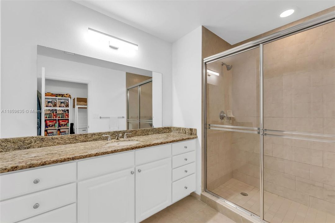 For Sale: $599,000 (2 beds, 2 baths, 1708 Square Feet)