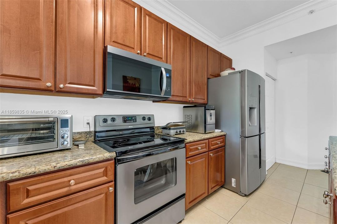For Sale: $599,000 (2 beds, 2 baths, 1708 Square Feet)