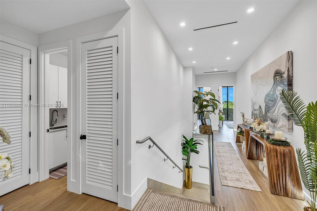 Active With Contract: $1,850,000 (4 beds, 5 baths, 3385 Square Feet)