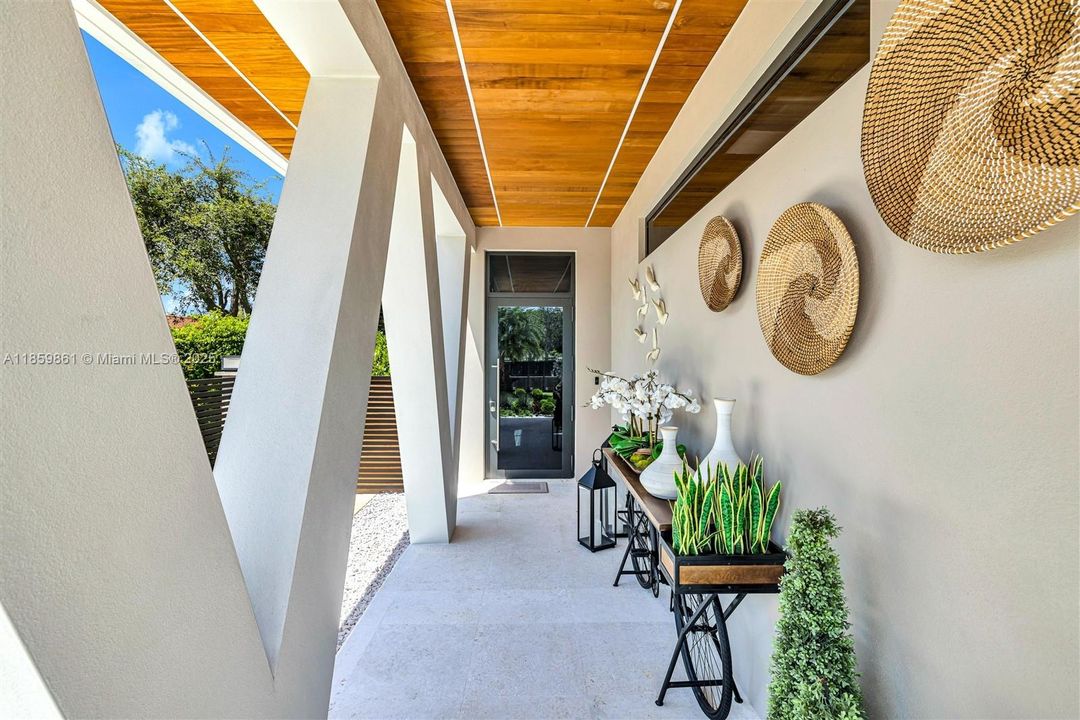 Active With Contract: $1,850,000 (4 beds, 5 baths, 3385 Square Feet)