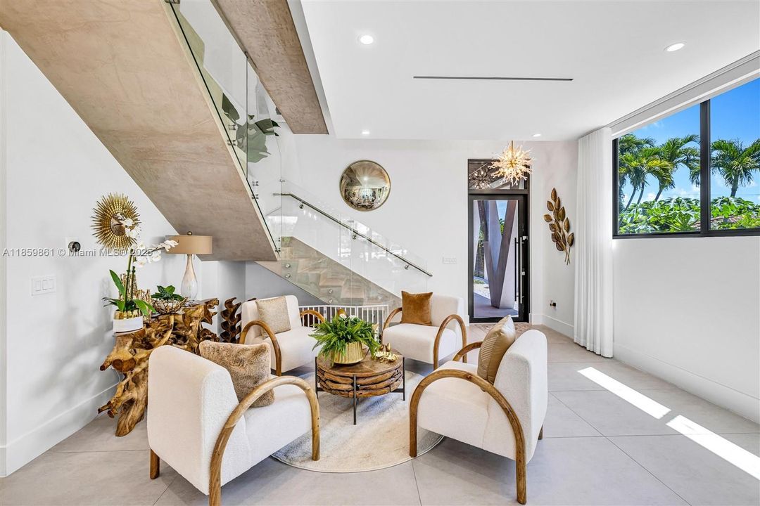 Active With Contract: $1,850,000 (4 beds, 5 baths, 3385 Square Feet)