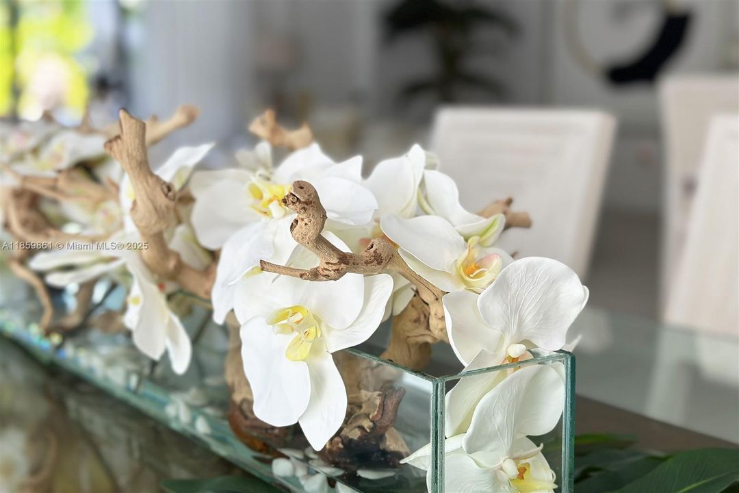 Active With Contract: $1,850,000 (4 beds, 5 baths, 3385 Square Feet)