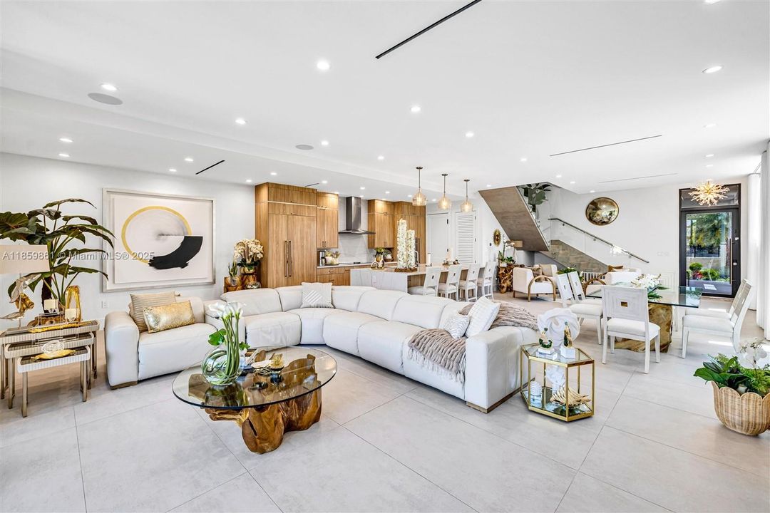 Active With Contract: $1,850,000 (4 beds, 5 baths, 3385 Square Feet)