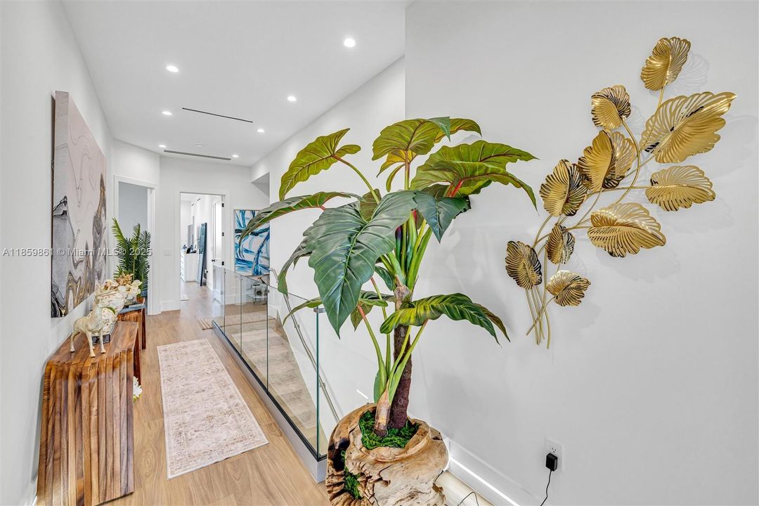 Active With Contract: $1,850,000 (4 beds, 5 baths, 3385 Square Feet)