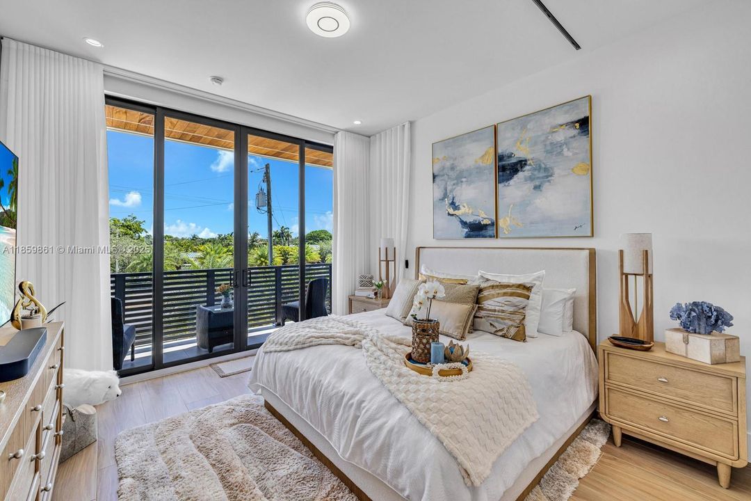 Active With Contract: $1,850,000 (4 beds, 5 baths, 3385 Square Feet)