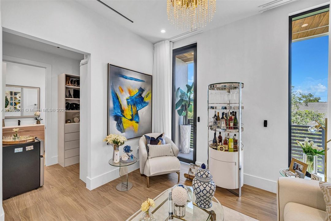 Active With Contract: $1,850,000 (4 beds, 5 baths, 3385 Square Feet)