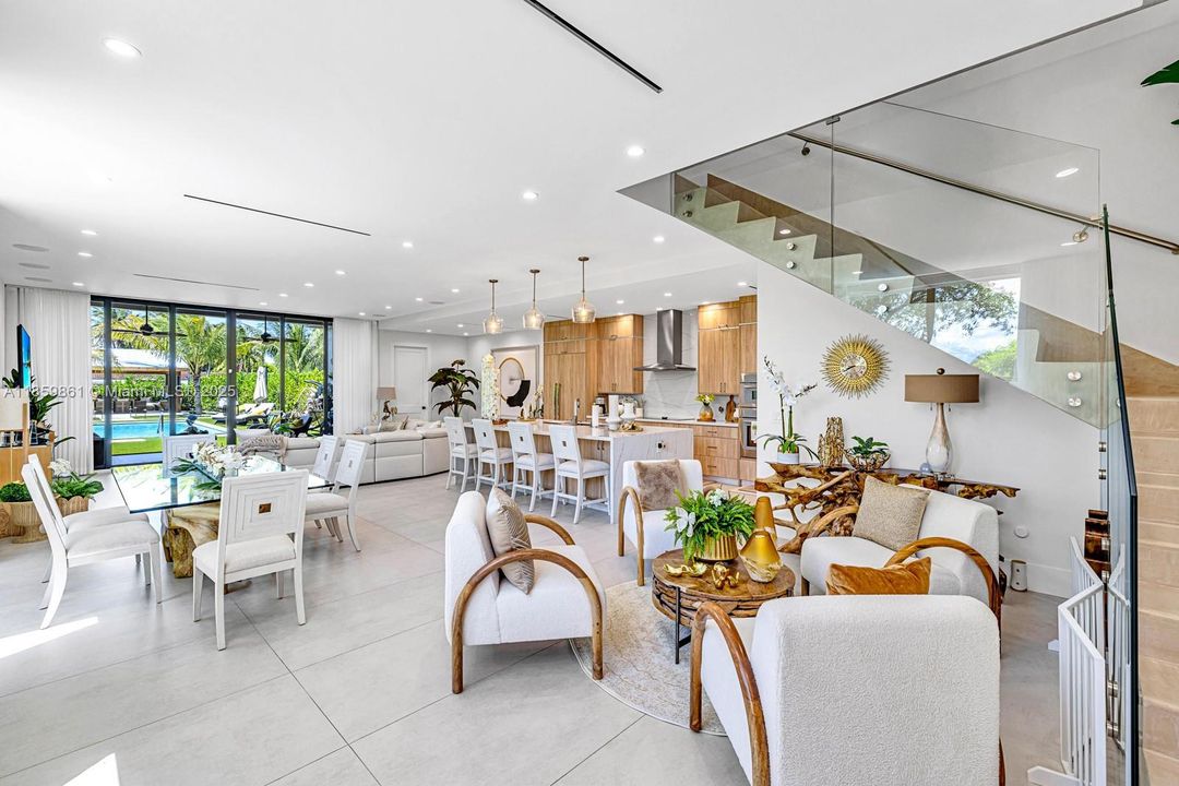 Active With Contract: $1,850,000 (4 beds, 5 baths, 3385 Square Feet)