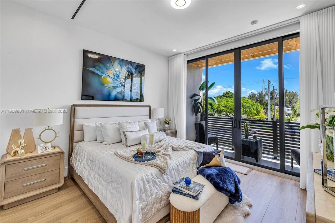 Active With Contract: $1,850,000 (4 beds, 5 baths, 3385 Square Feet)