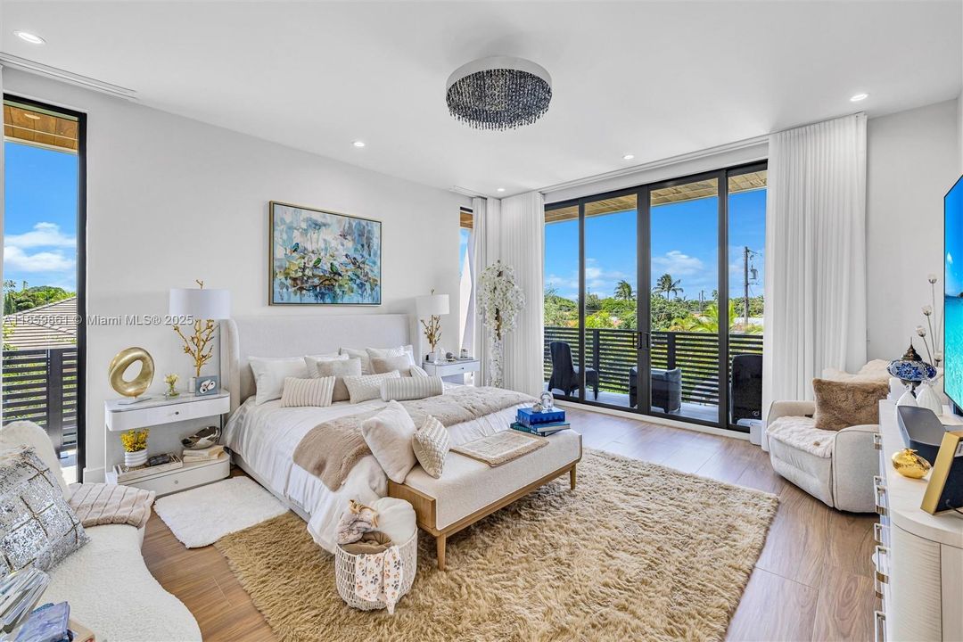 Active With Contract: $1,850,000 (4 beds, 5 baths, 3385 Square Feet)