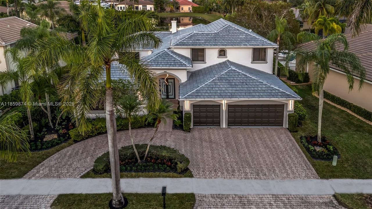 For Sale: $2,399,000 (7 beds, 5 baths, 4029 Square Feet)