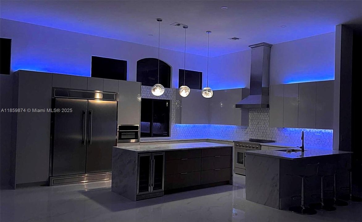 For Sale: $2,399,000 (7 beds, 5 baths, 4029 Square Feet)