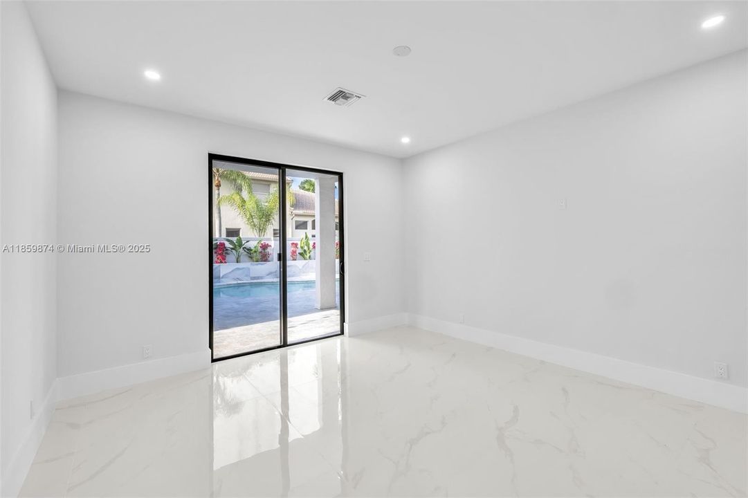 For Sale: $2,399,000 (7 beds, 5 baths, 4029 Square Feet)