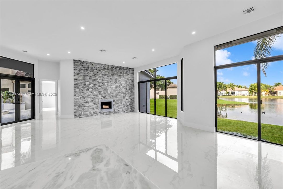 For Sale: $2,399,000 (7 beds, 5 baths, 4029 Square Feet)