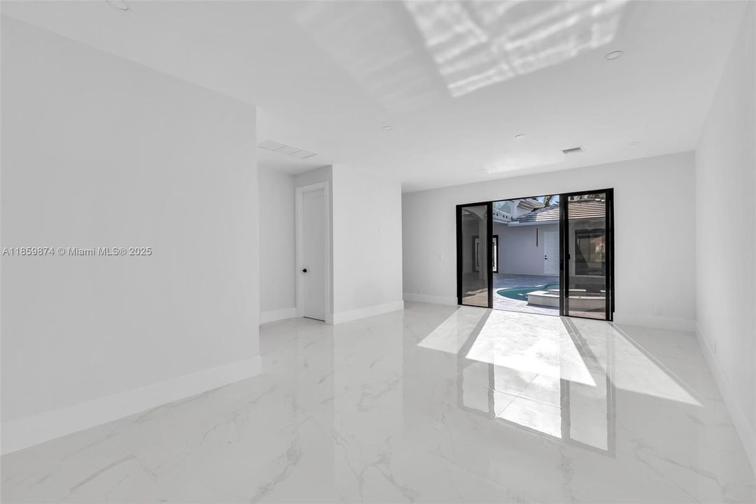 For Sale: $2,399,000 (7 beds, 5 baths, 4029 Square Feet)