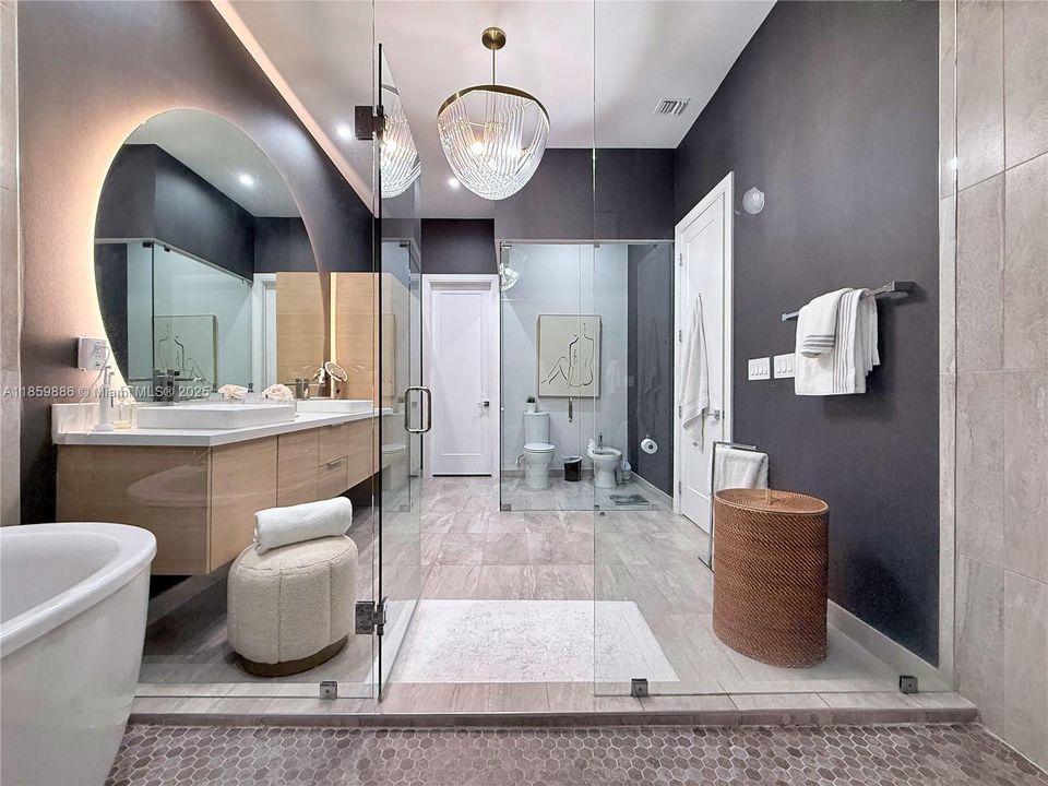 For Sale: $2,100,000 (4 beds, 4 baths, 3996 Square Feet)