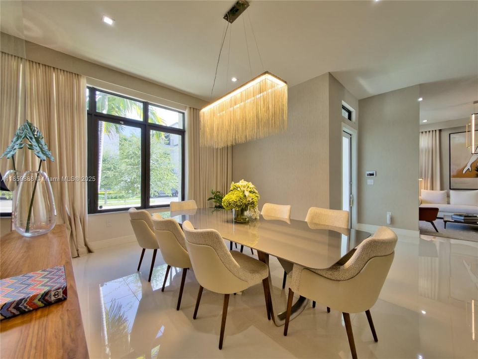 For Sale: $2,100,000 (4 beds, 4 baths, 3996 Square Feet)