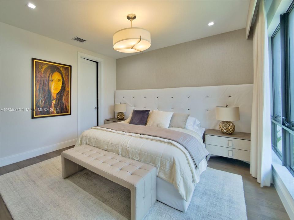 For Sale: $2,100,000 (4 beds, 4 baths, 3996 Square Feet)