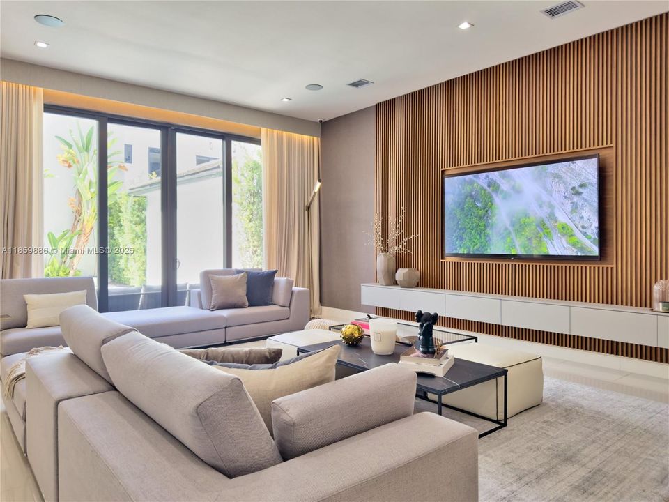 For Sale: $2,100,000 (4 beds, 4 baths, 3996 Square Feet)