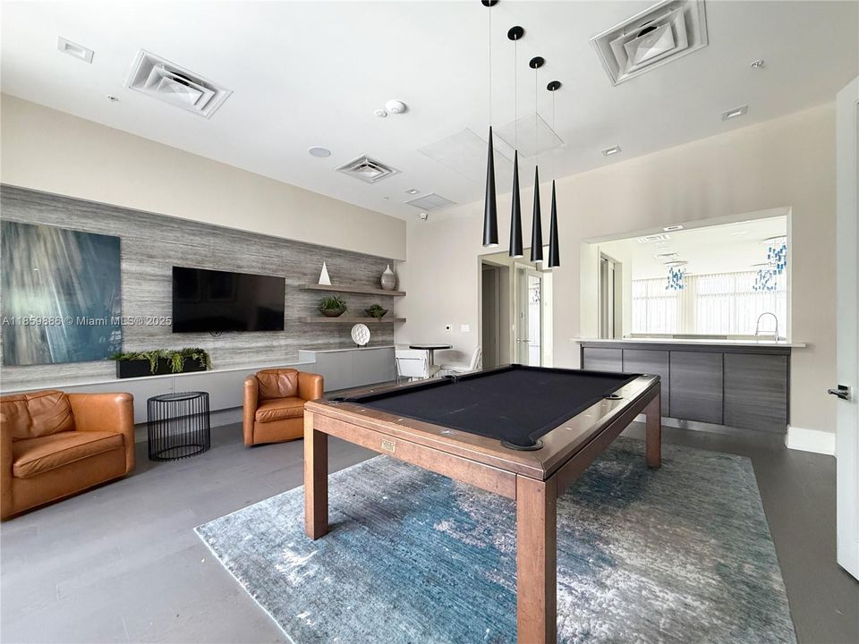 For Sale: $2,100,000 (4 beds, 4 baths, 3996 Square Feet)