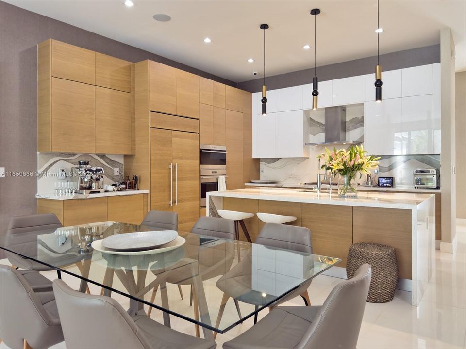 For Sale: $2,100,000 (4 beds, 4 baths, 3996 Square Feet)