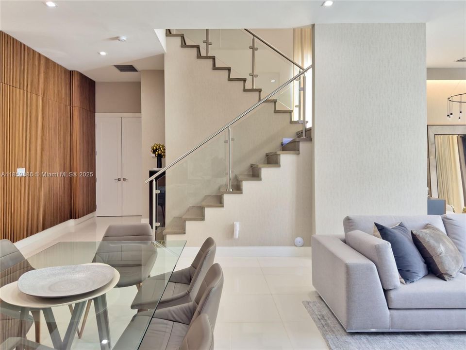 For Sale: $2,100,000 (4 beds, 4 baths, 3996 Square Feet)