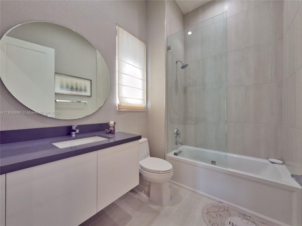 For Sale: $2,100,000 (4 beds, 4 baths, 3996 Square Feet)