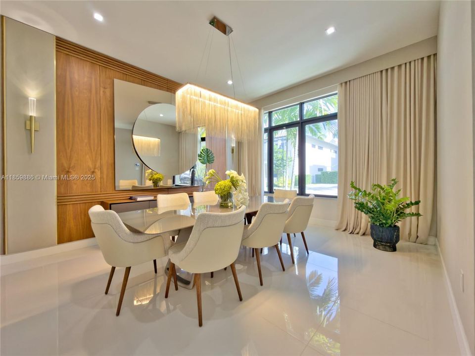 For Sale: $2,100,000 (4 beds, 4 baths, 3996 Square Feet)