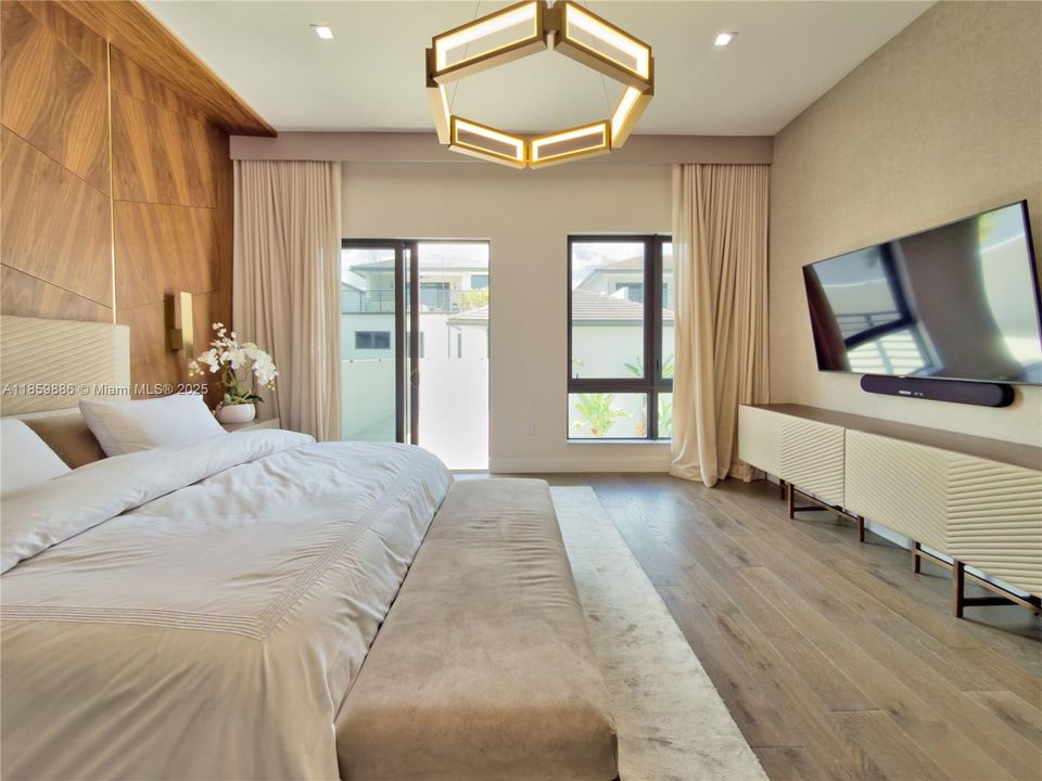 For Sale: $2,100,000 (4 beds, 4 baths, 3996 Square Feet)