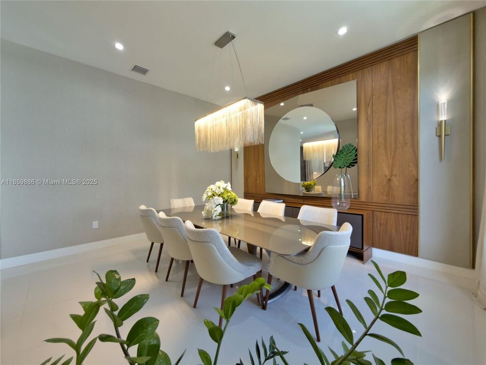 For Sale: $2,100,000 (4 beds, 4 baths, 3996 Square Feet)