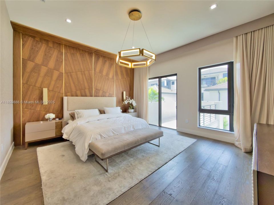 For Sale: $2,100,000 (4 beds, 4 baths, 3996 Square Feet)