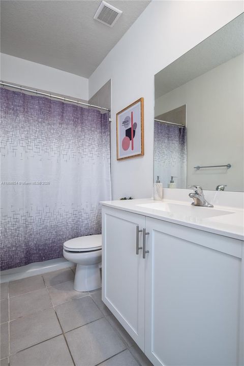 最近租的: $3,550 (3 贝兹, 3 浴室, 0 平方英尺)