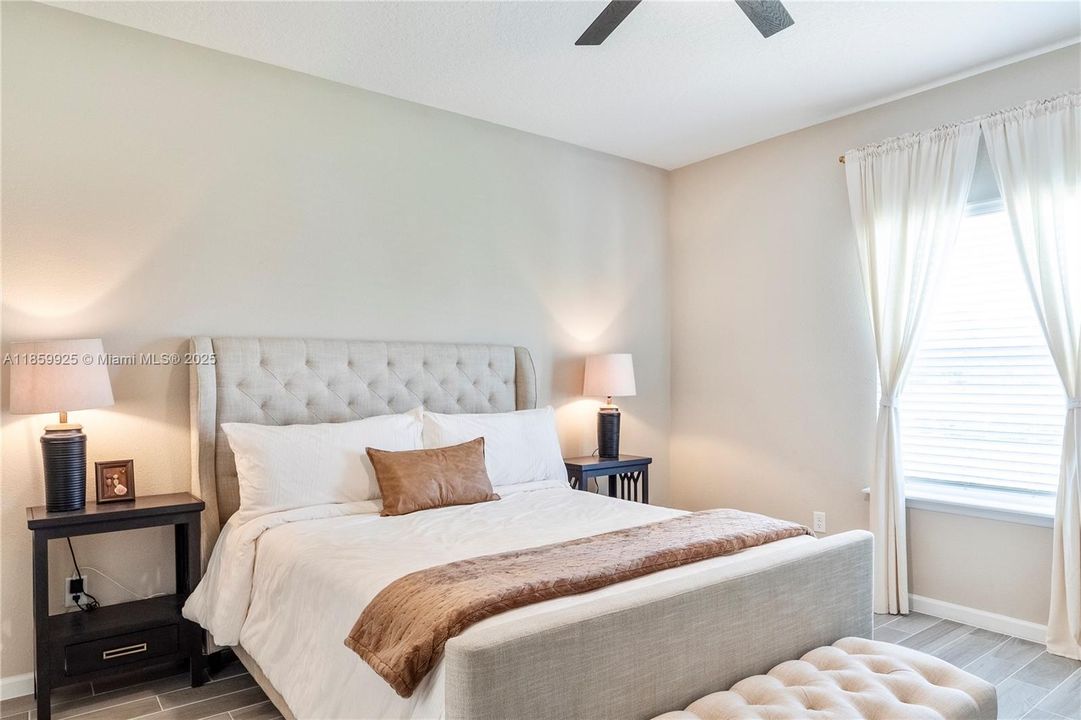 For Rent: $2,230 (4 beds, 2 baths, 1893 Square Feet)