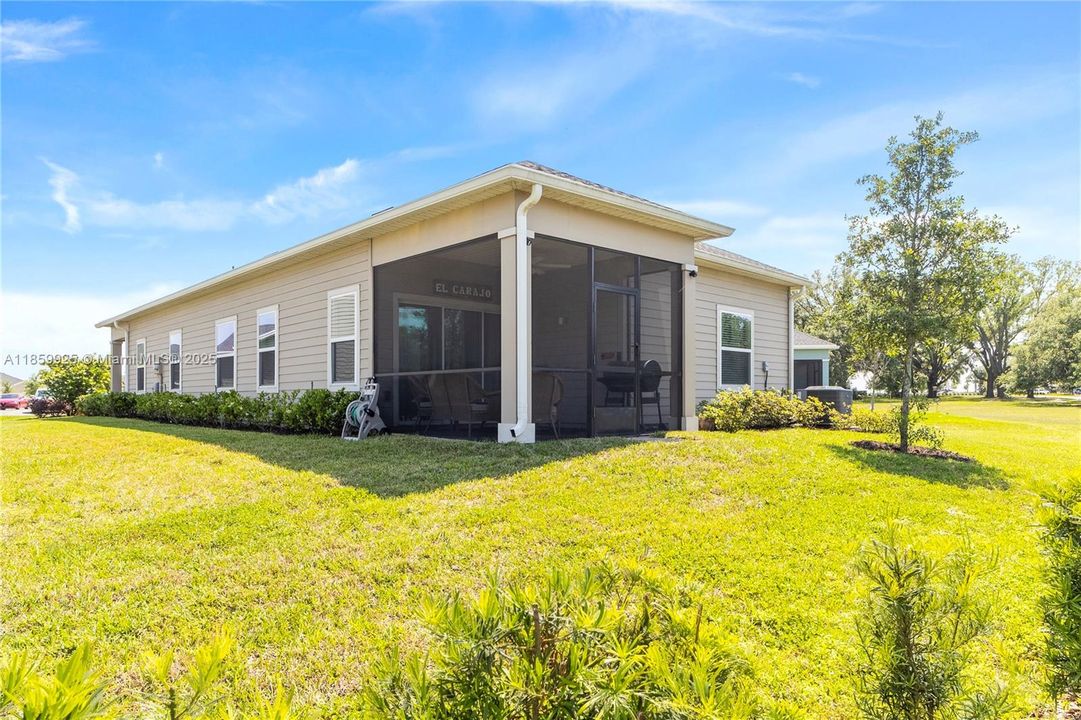 For Rent: $2,230 (4 beds, 2 baths, 1893 Square Feet)