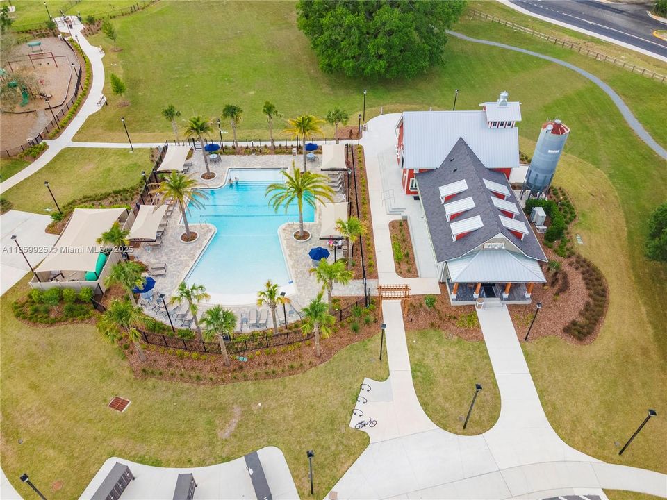 For Rent: $2,230 (4 beds, 2 baths, 1893 Square Feet)